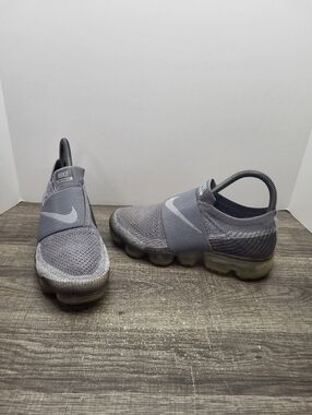 Nike Air VaporMax Flyknit Moc Women's Size 7 Running Shoes Gray